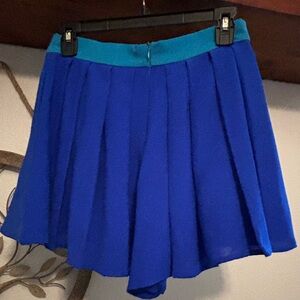 Medium blue ruffle shorts